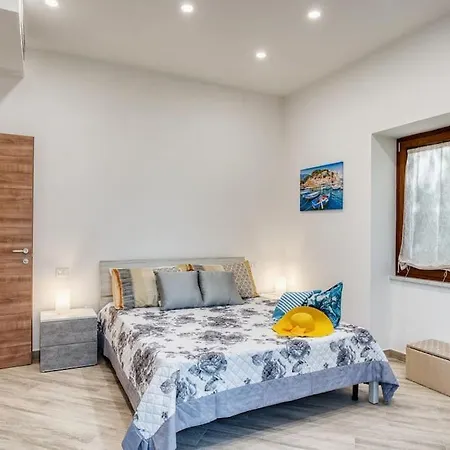 Margaret House * Sorrente